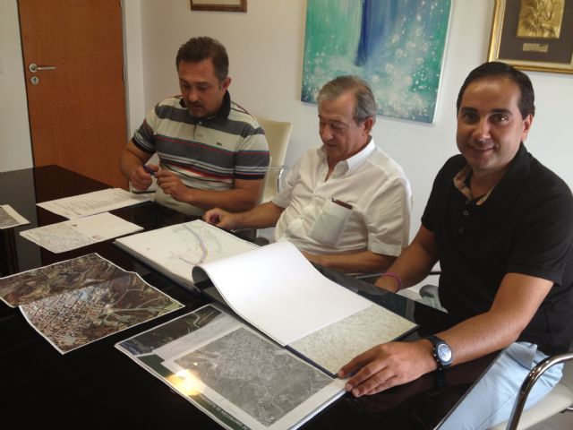 El Director General de Carreteras informa al Ayuntamiento de Lorca de la licitación del refuerzo de firme de la carretera RM D10 - 1, Foto 1
