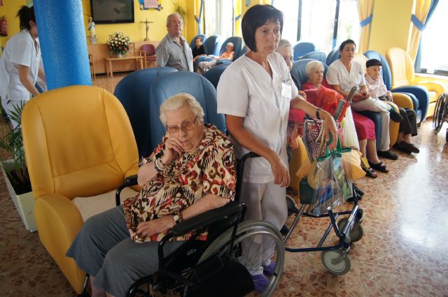 City officials attending the activities of the Party "Grandparents Day" organized by the nursing home "La Purisima", Foto 5