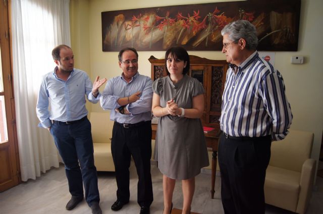 La alcaldesa de Totana muestra a los empresarios de la construcción de la región el modelo del Plan General del municipio como un ejemplo de la obtención de un acuerdo común del modelo de ciudad, Foto 3