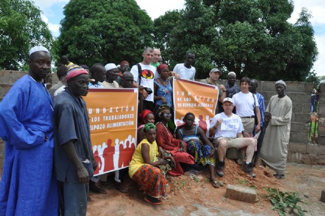 La fundacin de los trabajadores de ELPOZO ALIMENTACIN dona 6.000 euros para la construccin de un colegio en la aldea de Mangacounda, Foto 1