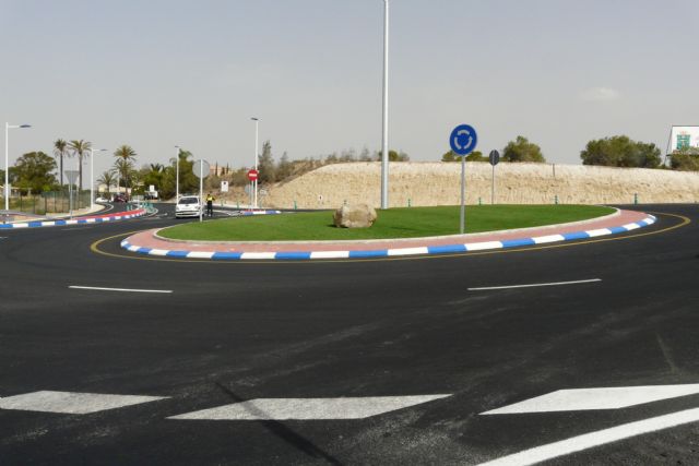 Inaugurada la nueva rotonda de acceso a las urbanizaciones molinenses de La Alcayna y Altorreal desde el municipio de Murcia - 4, Foto 4