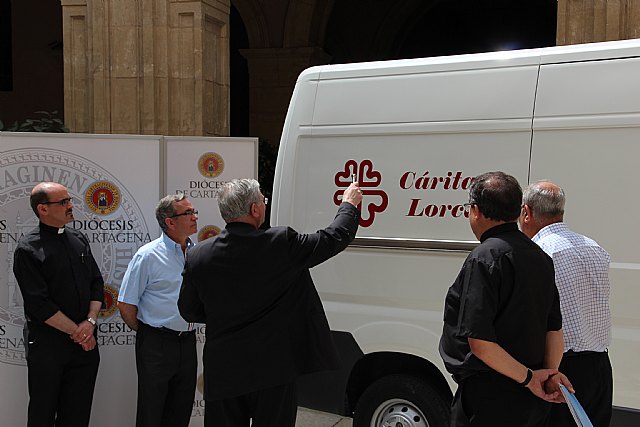 La Diócesis de Cartagena dona una furgoneta a Cáritas de Lorca para colaborar con los proyectos de ayuda a los damnificados de los terremotos - 3, Foto 3