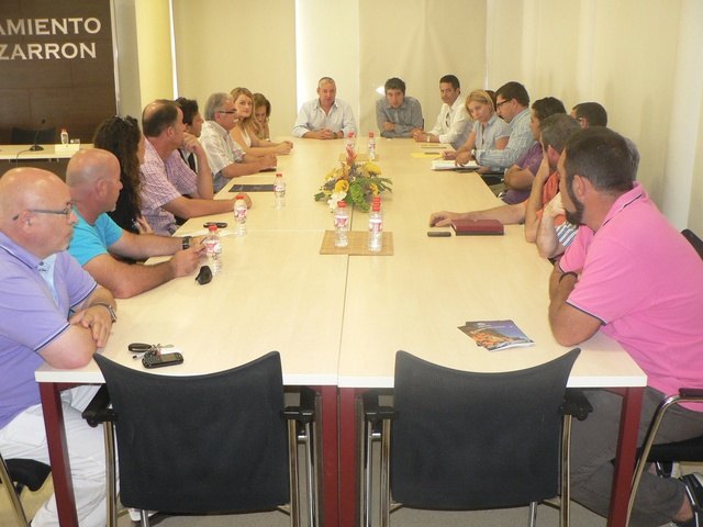 Cruz se rene con los hosteleros de Mazarrn para tratar las necesidades y sugerencias del sector, Foto 1
