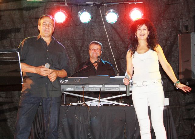 La verbena popular celebrada en la Plaza de la Constitución pone punto y final a las fiestas en honor a Santiago Apóstol - 1, Foto 1