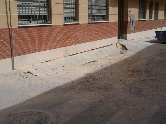 El PSOE denuncia, una vez más, el hundimiento de la calle Eras de San José - 1, Foto 1