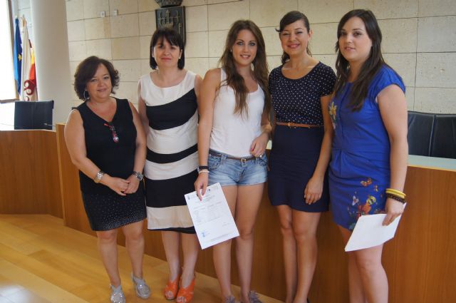 Quince jóvenes finalizan su formación profesional como Auxiliares de estética, Foto 6