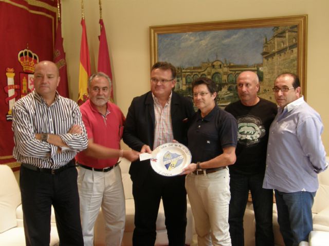 La Casa Regional de Murcia en Canarias entrega 1.000 euros a la Mesa Solidaria procedentes de la celebración del evento deportivo Para que no me olvides…¡soy Lorca - 1, Foto 1