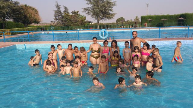 Más de 60 niños han participado en la Escuela de Verano organizada por el colectivo El Candil en colaboración con el ayuntamiento, Foto 4