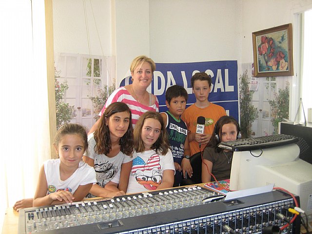 ONDA LOCAL RADIO realizó un programa especial protagonizado por niños, Foto 1