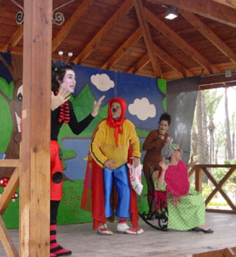 Representación de Caperucita Roja en el Teatro Apolo de El Algar - 1, Foto 1
