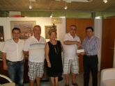 La Peña Madridista Santiago Bernabu de Redovn entrega 600 euros a la Mesa Solidaria para colaborar con los afectados por los sesmos del 11 de mayo