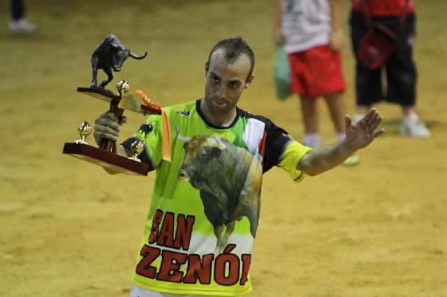 Fran Martínez ´Panchito´ ganador del 6° Concurso de Recortadores de San Zenón celebrado anoche en Cehegín - 1, Foto 1