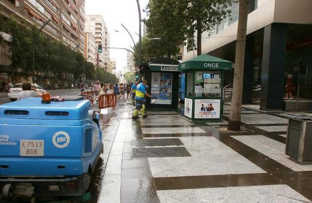 El pavimento de piedra natural del casco histórico empieza a lucir su color original - 1, Foto 1