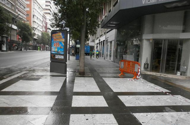 El pavimento de piedra natural del casco histórico empieza a lucir su color original - 2, Foto 2