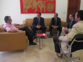 Manuel Campos recibe al presidente dela Casa Regional de Murcia en Barcelona