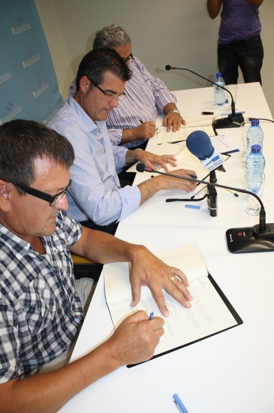 El ayuntamiento de Torre-Pacheco firma un convenio con una asociación de vecinos para fomentar la corresponsabilidad - 2, Foto 2