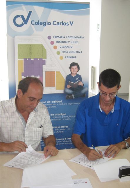 Cruz Roja Española de Águilas y el Centro Concertado Carlos V firman un Convenio de colaboración en materia formativa - 1, Foto 1