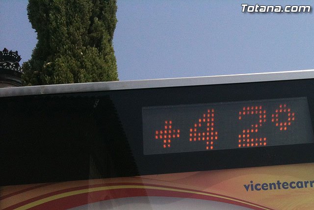 La Dirección General de Emergencias activa la alerta roja por ola de calor, con temperaturas superiores a los 42°, Foto 1