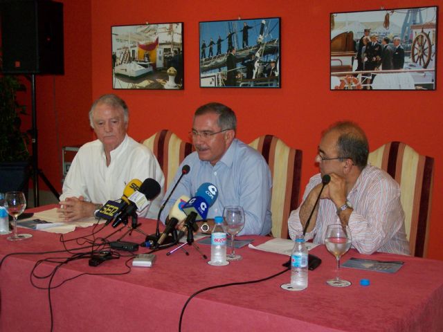 Águilas acoge la exposición itinerante de fotografía Elcano, día a día - 1, Foto 1
