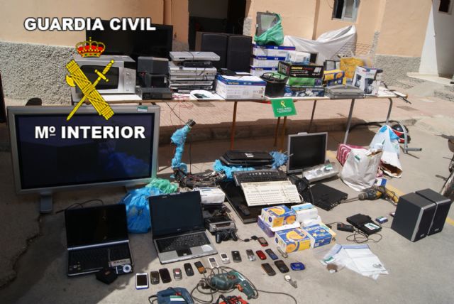 La Guardia Civil detiene a cuatro personas por Tráfico de Drogas, Receptación de efectos robados, falsificación de documentos y Robos con Fuerza - 1, Foto 1