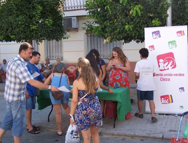 IU-Verdes de Cieza recoge firmas en un Llamamiento para una Rebelión Democrática - 1, Foto 1
