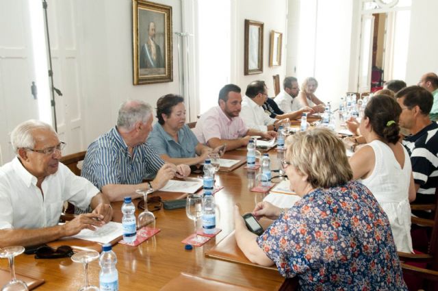 Los empleados municipales trabajarán 37 horas y media semanales a partir del 15 de septiembre - 1, Foto 1