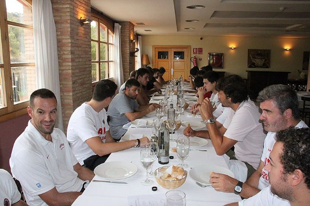 La nueva plantilla del UCAM Murcia realiza el primer entrenamiento en Totana, Foto 4