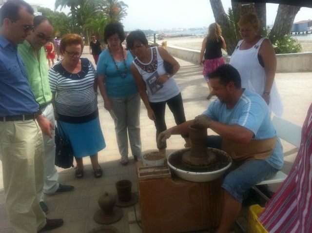 Miles de personas han visitado la muestra de artesanía del paseo Colón que se despide hoy - 1, Foto 1
