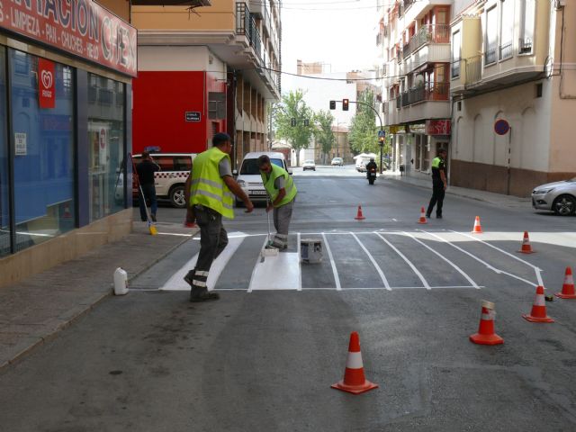 Tras las fiestas, se retoman los trabajos de repintado de señalización vial - 3, Foto 3