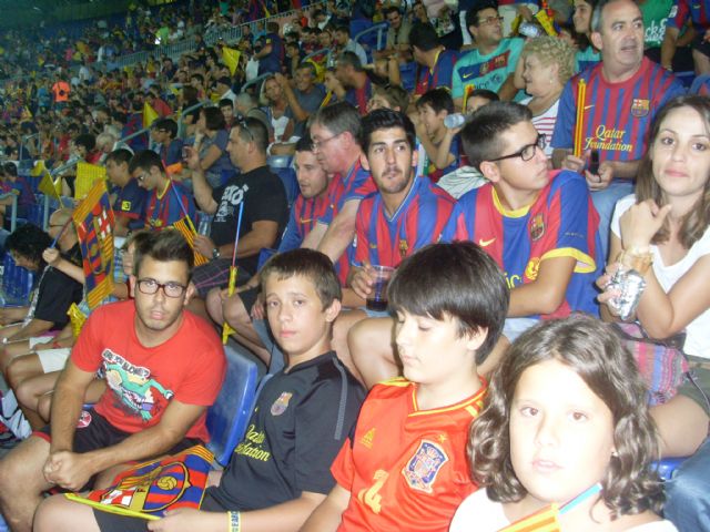 La Peña Barcelonista de Totana estuvo presente en el partido de ida de la final de la Supercopa, Foto 1