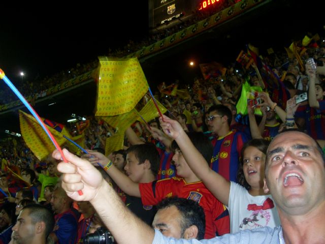 La Pea Barcelonista Totana was present in the first leg of the Super Cup final, Foto 3
