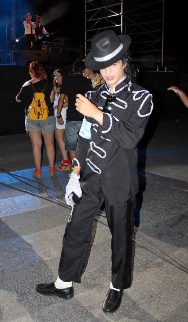 Las Fiestas Patronales torreñas viajan en el tiempo a la espera de las carrozas - 1, Foto 1