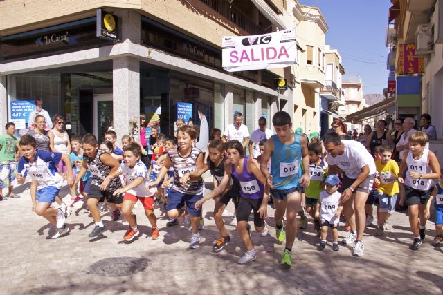 xito de participacin de la carrera a favor de la Asociacin de Huesos de Cristal celebrada en Beniel - 4