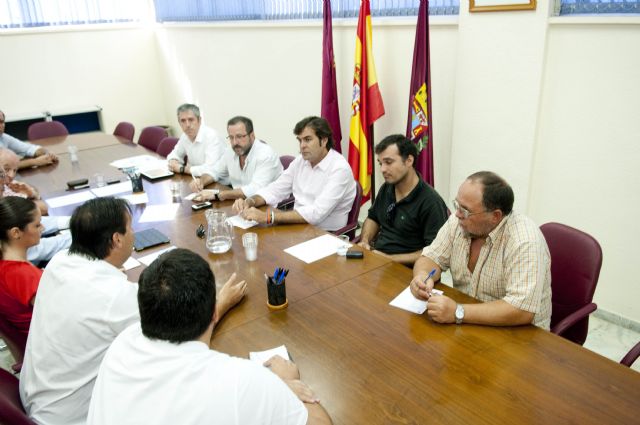 Empresarios y Ayuntamiento acercan posturas sobre la Ley de Libertad horaria de los Comercios - 1, Foto 1