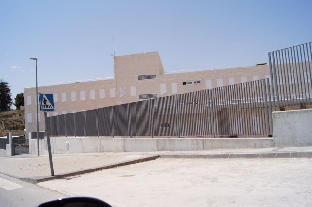 El curso escolar para los alumnos del Colegio de La Cruz comienza en el nuevo colegio que se ha construido en la zona de La Ramblica, Foto 1