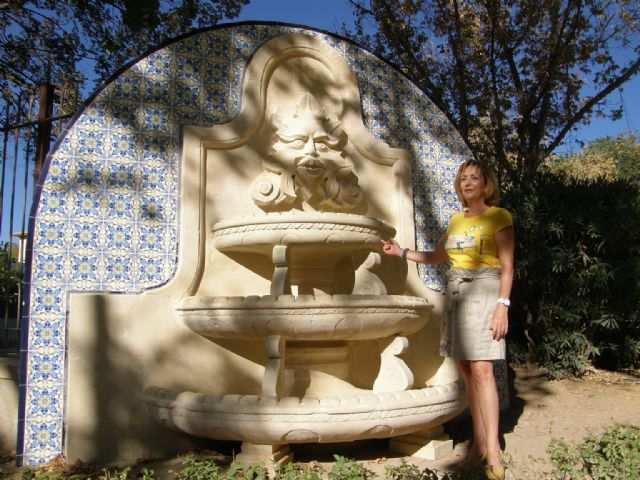 La Escuela Taller mejora el estado de Las Alamedas con la reparación de los bancos de piedra y la fuente ornamental - 1, Foto 1
