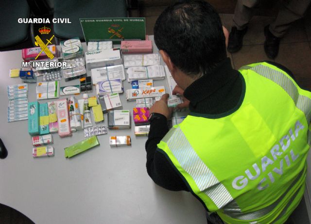 La Guardia Civil ha incautado 2.000 dosis de productos farmacéuticos ilícitos y más de un centenar de cajetillas de tabaco de contrabando - 2, Foto 2
