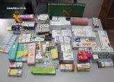 La Guardia Civil ha incautado 2.000 dosis de productos farmacéuticos ilícitos y más de un centenar de cajetillas de tabaco de contrabando
