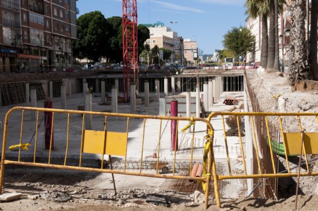 Desvían un colector de fecales por las obras del aparcamiento de la Avenida de América - 2, Foto 2