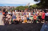 Autoridades municipales visitan a las personas mayores que han participado en el programa '¡Vente a la Playa!'