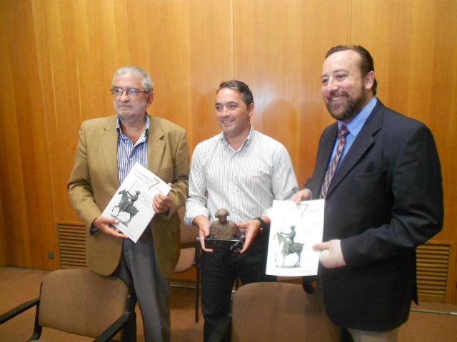 El Colegio Oficial de Periodistas presenta en la revista de la Feria de Murcia textos inéditos sobre la Plaza de Toros, en su 125 aniversario - 2, Foto 2