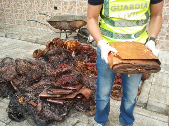 La Guardia Civil detiene a los integrantes de un grupo especializado en el robo de transformadores eléctricos, Foto 1