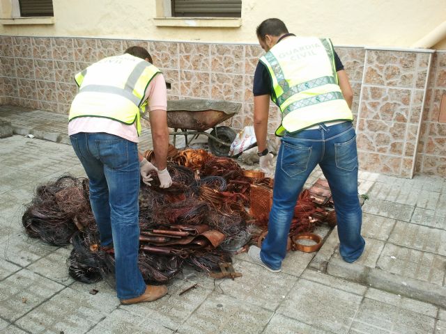 La Guardia Civil detiene a los integrantes de un grupo especializado en el robo de transformadores eléctricos, Foto 2
