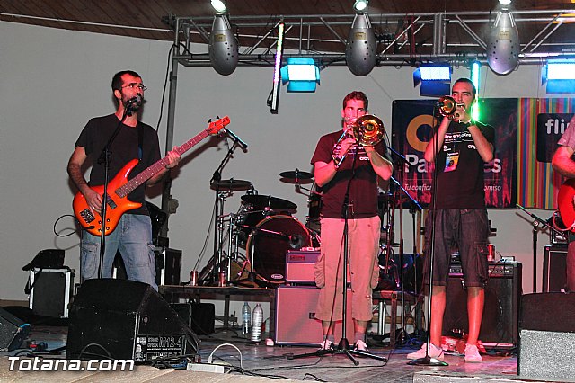 Ms de 800 personas disfrutaron de la noche solidaria del rock - 4