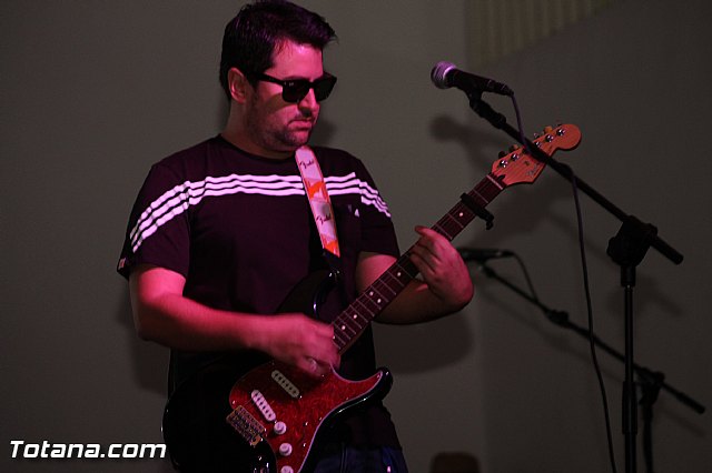 Ms de 800 personas disfrutaron de la noche solidaria del rock - 23