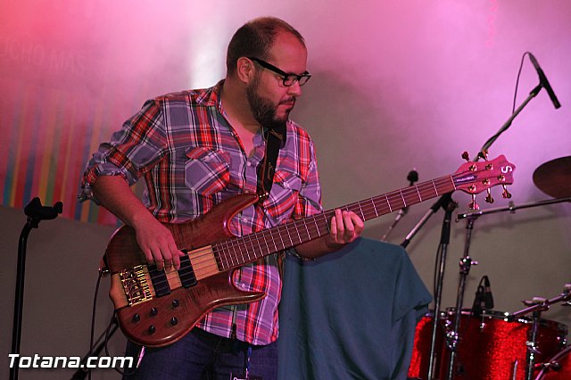 Ms de 800 personas disfrutaron de la noche solidaria del rock - 25