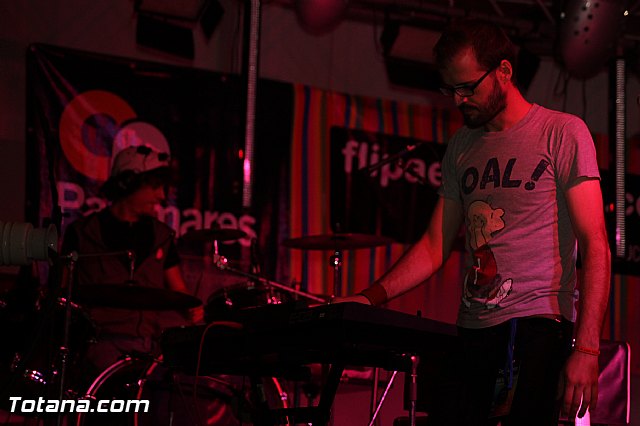 Ms de 800 personas disfrutaron de la noche solidaria del rock - 30