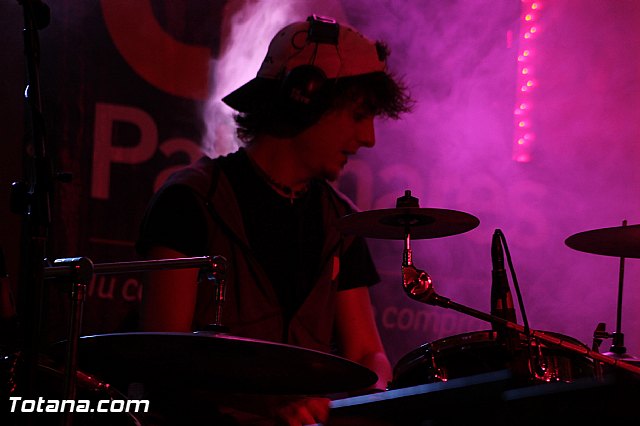 Ms de 800 personas disfrutaron de la noche solidaria del rock - 27