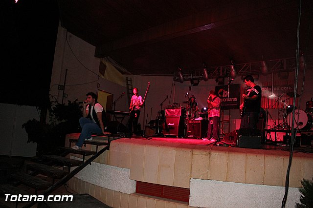 Ms de 800 personas disfrutaron de la noche solidaria del rock - 50