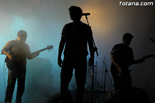 Ms de 800 personas disfrutaron de la noche solidaria del rock - 56